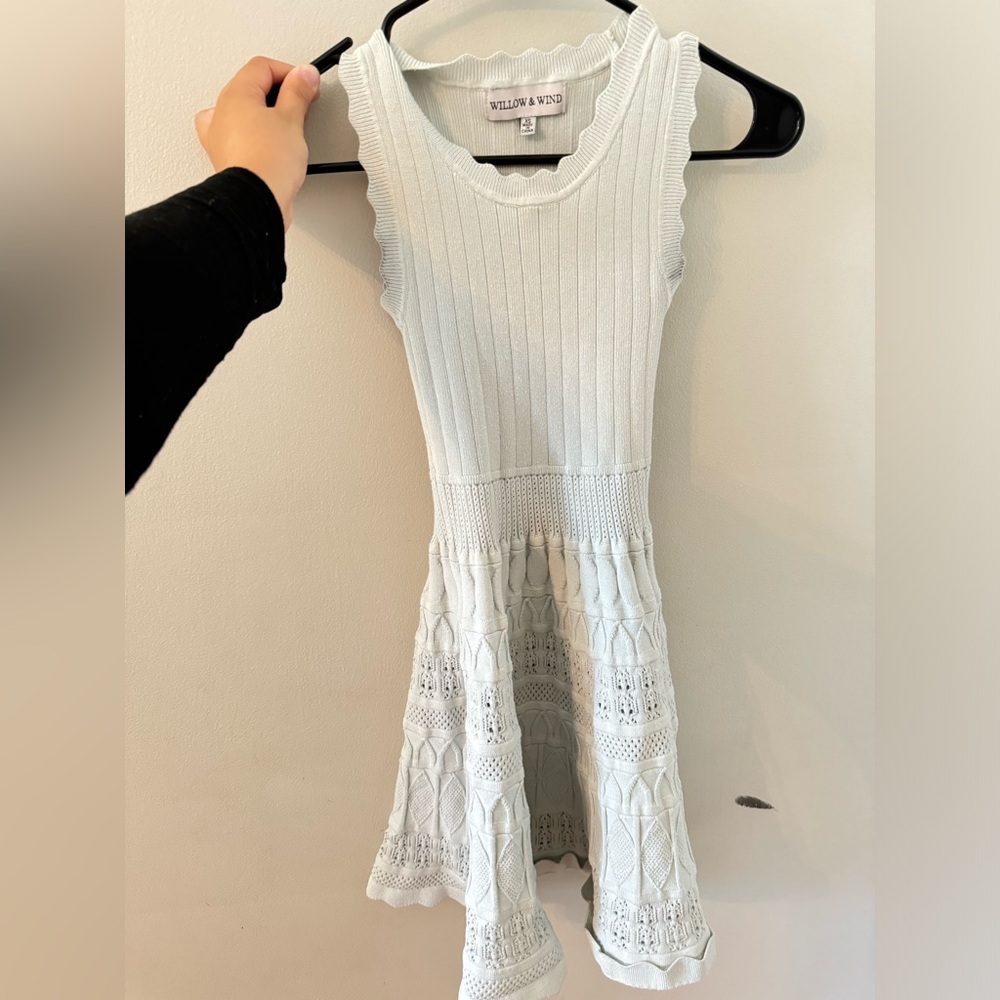 White knitted dress